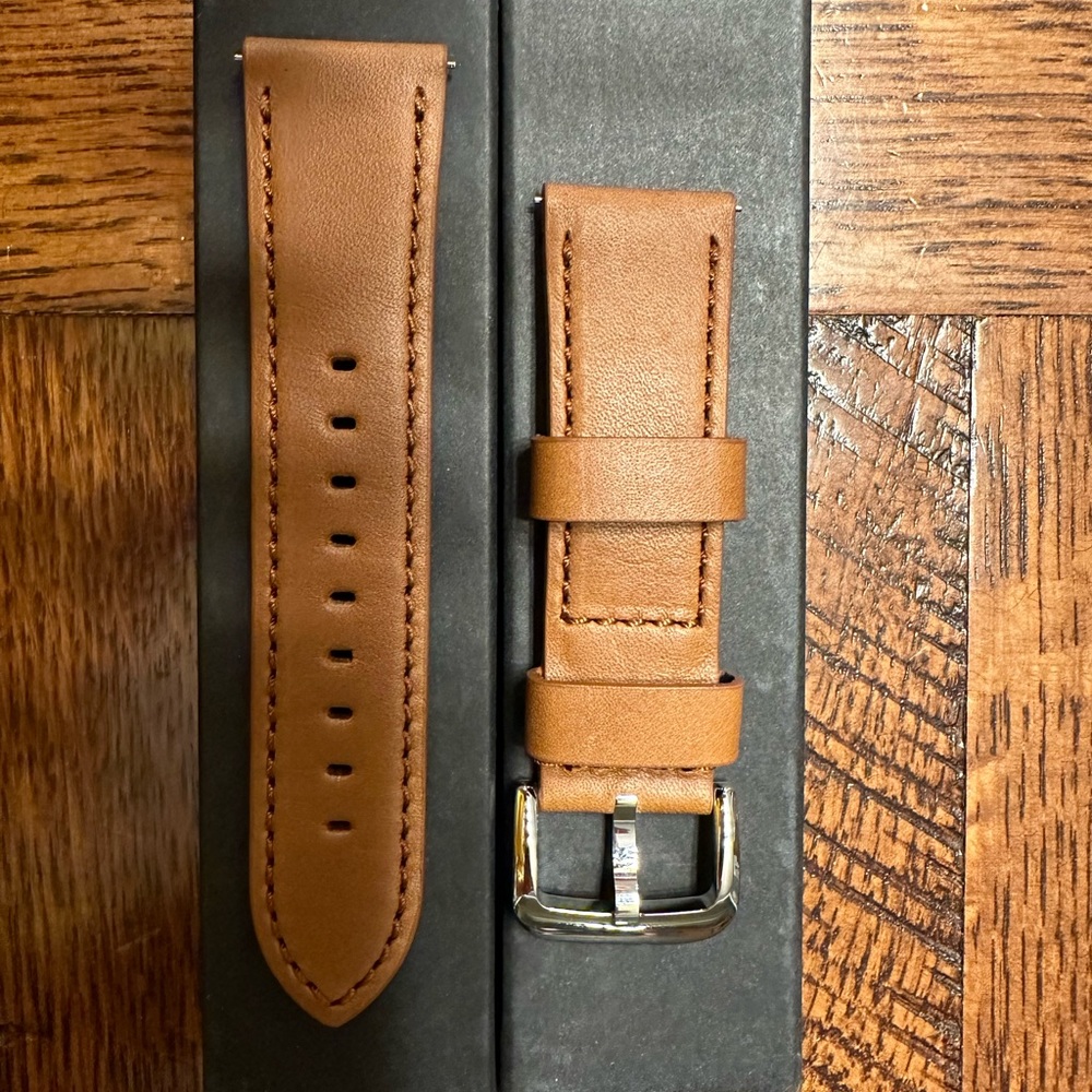 Shinola 24mm watch band, leather. Brand new, never worn.